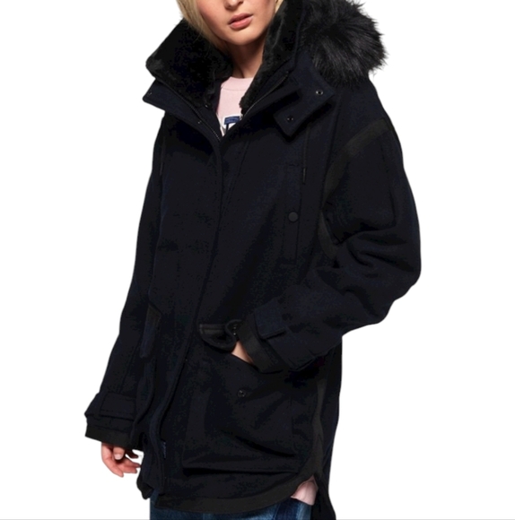 NEW ..Superdry Fjord Ovoid Navy Parka Coat with a detachable Hood.. Size Large